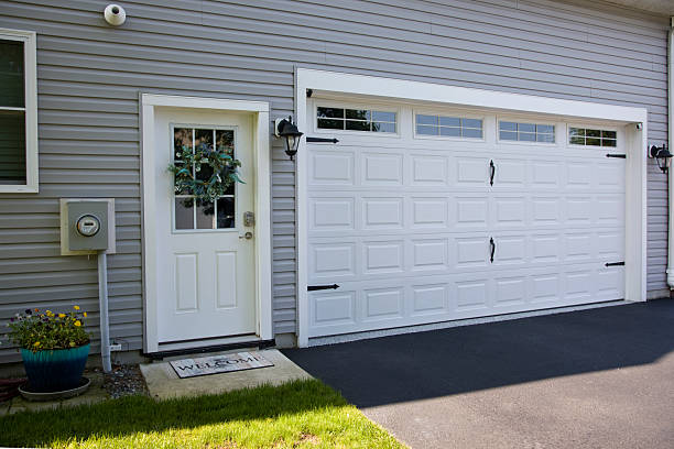 24/7 Emergency Garage Door Panel Replacement experts in West Concord, MA